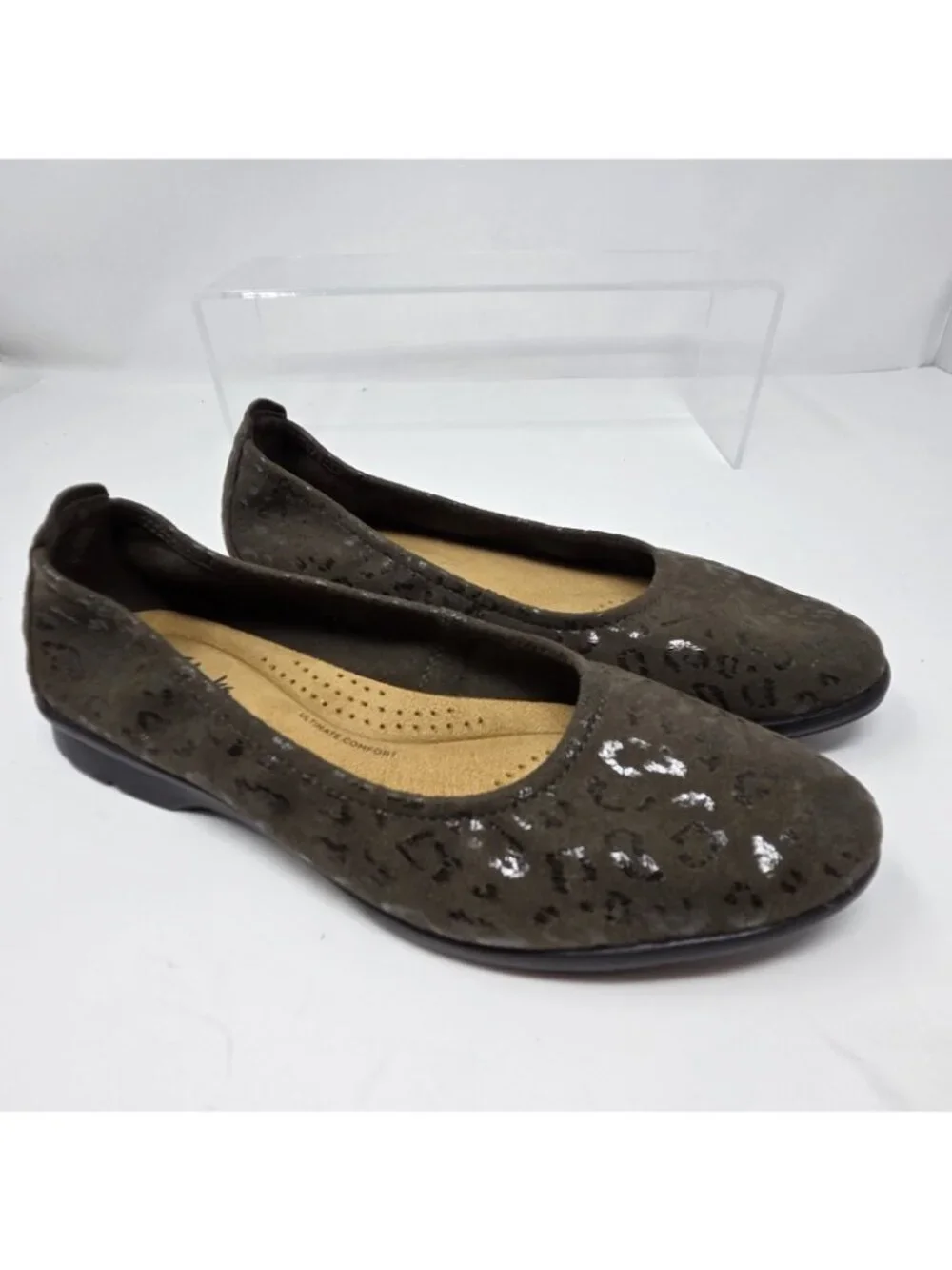 Clarks Collection 7.5 Olive Flexible Slip On Flats Padded Jenette Ease Interest